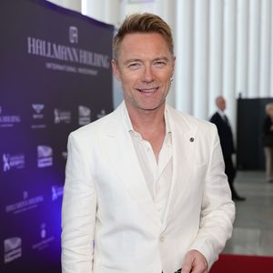 Ronan Keating lässt sich neuen Hund mit Privatjet einfliegen