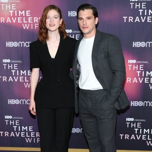 Schwangere Rose Leslie und Kit Harington spazieren mit Sohn!