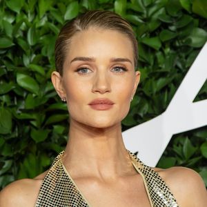 Rosie Huntington-Whiteley: So ging sie mit Baby-Speck um