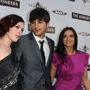 Video: Brustenthaarung für Ashton Kutcher