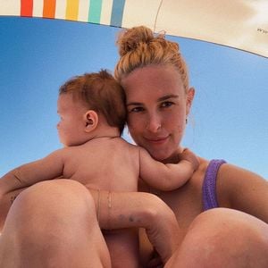 "Noch nie glücklicher": Rumer Willis genießt ihr Mamaleben