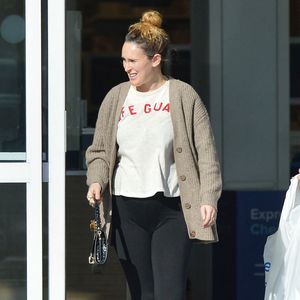 Rumer Willis zeigt ihren Babybauch im lässigen Leggings-Look
