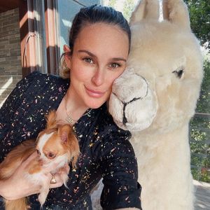 Promi-Trend? Schwangere Rumer Willis bekommt Plüsch-Alpaka