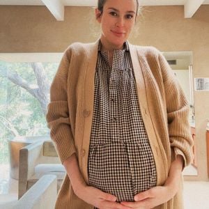 Schon so groß? Rumer Willis stellt ihren Babybauch zur Schau