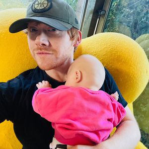 Stolzer Papa: Rupert Grint schwärmt von Tochter Wednesday