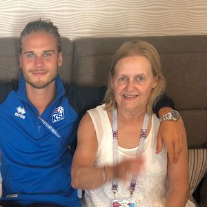 Rúrik Gíslason ehrt seine tote Mutter zu ihrem Geburtstag