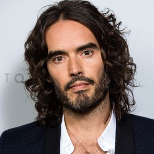 In vier Fällen: Russell Brand wegen Vergewaltigung angeklagt
