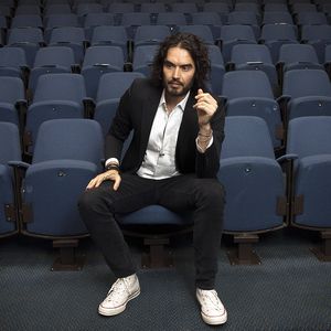 Russell Brand darf nach Anklage keine Rede an College halten