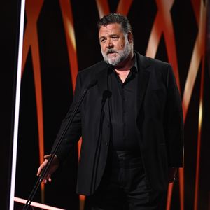 Er wurde nur 16 Monate: Russell Crowe trauert um seinen Hund