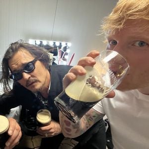 Ed Sheeran erntet einen Shitstorm nach Foto mit Johnny Depp