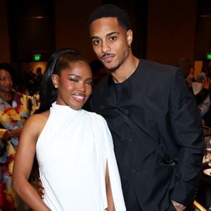 Überglücklich: Ryan Destiny und Keith Powers sind verlobt
