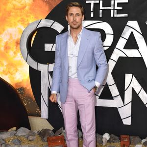 Ist er Ken durch und durch? Ryan Gosling posiert in Pastell!