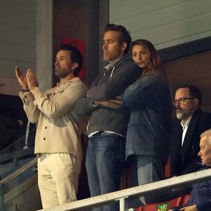 Blake Lively & Ryan Reynolds verliebt im Stadion erwischt