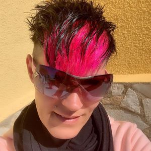 "Goodbye Deutschland"-Stars bangen um ihren Sohn (15)