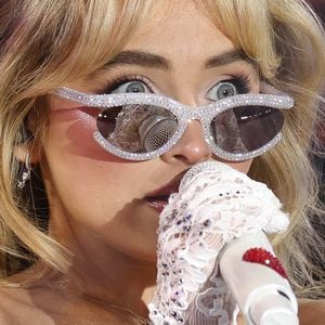 Sabrina Carpenter verfolgte deutsches WM-Drama mit Fernglas