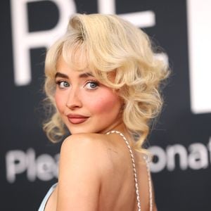 Sabrina Carpenter schockt in Paris mit expliziter Bühnenshow