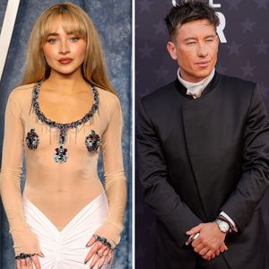 Liebesbeweis: Sabrina Carpenter trägt Hoodie von ihrem Barry