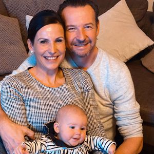 Mit Mann und Baby: Sabrina Mockenhaupt teilt Geburtstagsfoto