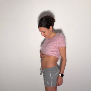 Bald-Mama Sabrina Mockenhaupt zeigt ihr Babybäuchlein