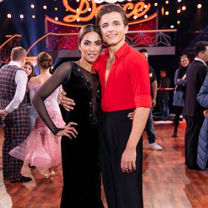Sexy Lebenszeichen: Sabrina Setlur als Malle-Pool-Babe!