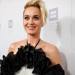 So witzig gratulierte Borat Katy Perry zu ihrem Geburtstag!