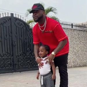 Im Pool ertrunken: Sänger Davido verliert seinen Sohn (3)