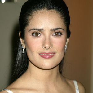 Salma Hayek schwört auf Orangensaft-Smoothie als Beauty-Tipp