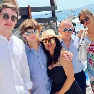 Selten! Salma Hayek teilt süßes Bild mit ihren Stiefkindern