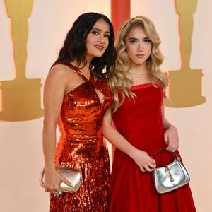 Salma Hayeks Tochter Valentina feiert ihr erstes Solo-Cover