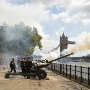 Zu Ehren von Queen Elizabeth II.: 96 Salutschüsse abgefeuert
