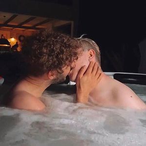Heimlich gelöscht: Hier knutschen Twenty4Tim und Sam Dylan!