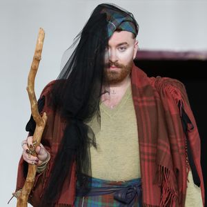 Erkannt? Sam Smith läuft als Model auf Pariser Fashion Week!