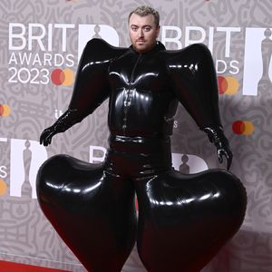 Modedesigner verrät: So entstand Sam Smiths Brit-Awards-Look