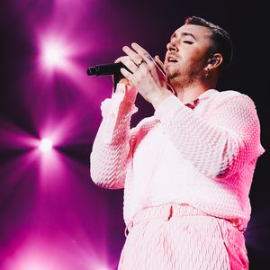 Leidenschaftliche Küsse: Sam Smith mit neuem Lover erwischt