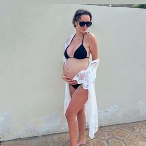 In Bikini: Samira Cilingir gewährt Blick auf ihren Babybauch