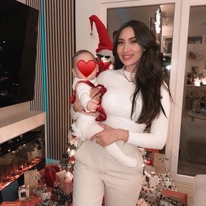 So war das erste Weihnachtsfest als Mama für Samira Klampfl!