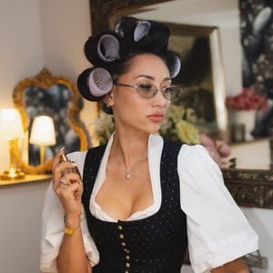 Wiesn-Wahnsinn: Samira zahlt Megasumme für Uber-Fahrten