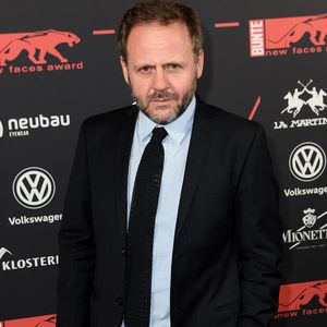 Samuel Finzi wurde während seines Militärdienstes gefoltert!