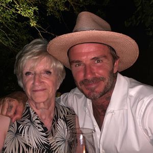 Gewusst? So sieht David Beckhams Mutter Sandra heute aus!
