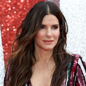 Sandra Bullock: Mit Wow-Ausschnitt auf dem roten Teppich!