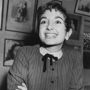 "Carry On"-Star Sandra Caron ist mit 89 Jahren verstorben