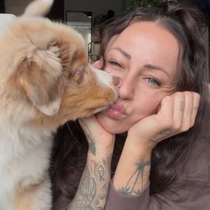 Besser als Typen: Sandra Sicora genießt ihr Leben mit Hund