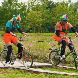 Die Pärchen im Normalo-Sommerhaus fetzen sich beim Spiel