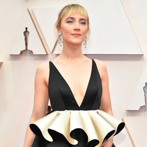 Saoirse Ronan scherzt über Karaoke-Streit mit ihrem Mann