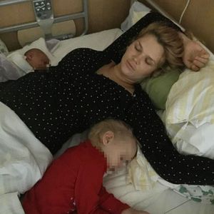 "Erste Nacht zu viert": Sara Kulka postet Mama-Throwback