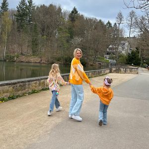 Influencer-Lifestyle: Sara Kulka hat Mitleid mit ihren Kids
