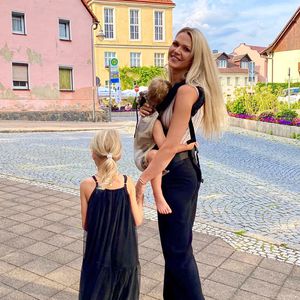 Sara Kulka schläft mit ihren beiden Töchtern im Familienbett