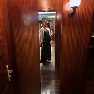 Kugelrunder Babybauch: Sara Nuru genießt eine Datenight
