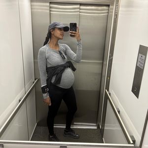 So sportlich setzt Sara Nuru ihren runden Babybauch in Szene