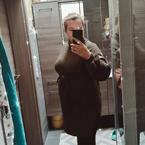 Fünfter Monat: Sarafina Wollny präsentiert stolz ihren Bauch